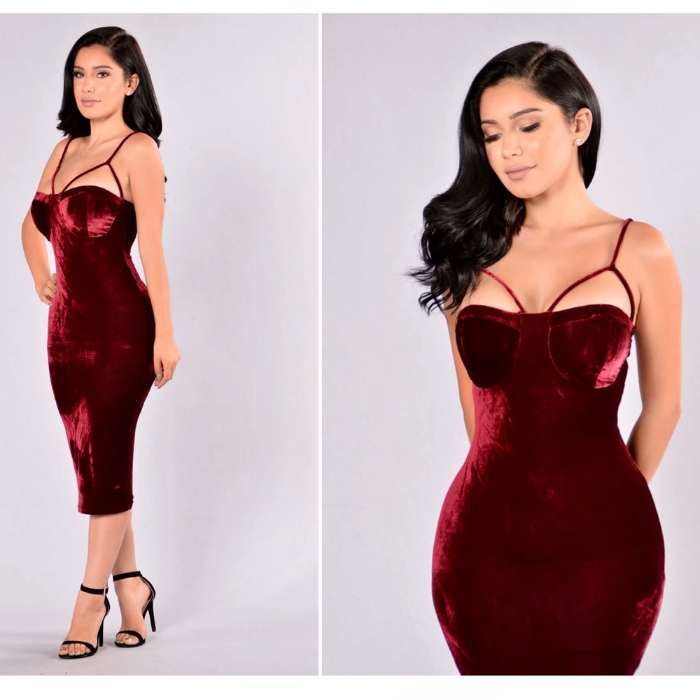 NWT Fashion Nova “Rich Like Velvet” Midi Dress! 💋❤️💋